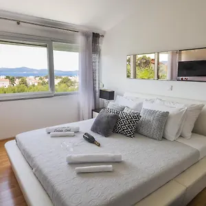  Apartment Deluxe Look