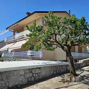 apartman-pavlovi.primorje-gorskikotar.com/